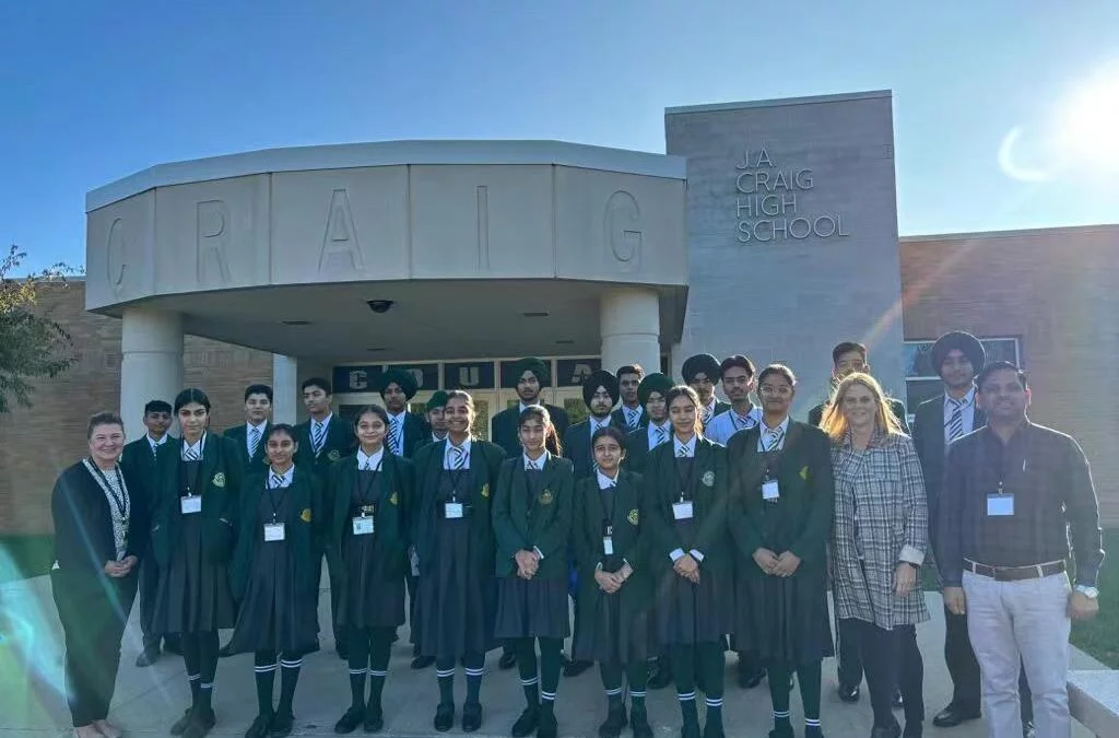 Indian study group experience diverse classroom