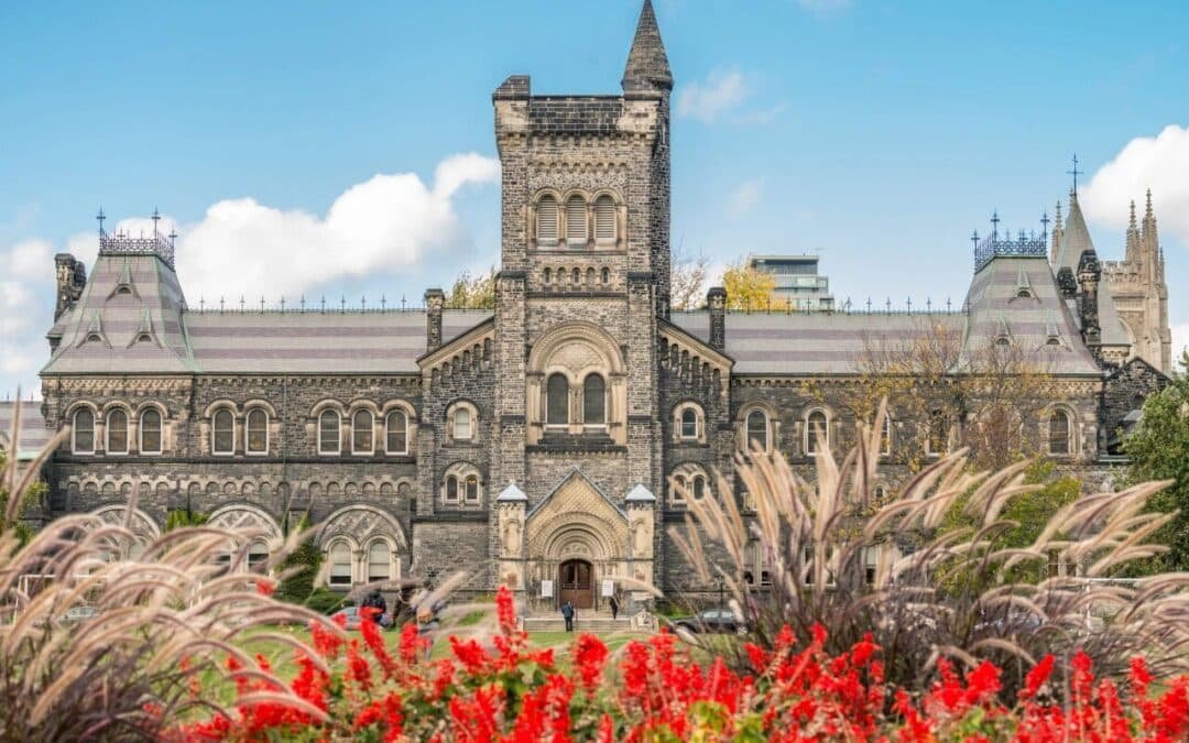 2026 Admission Good News | Warmly congratulate Student Chen on receiving three offers from the University of Toronto and the University of Ottawa!